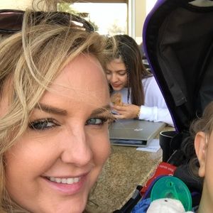 Meet your Posher, Lori